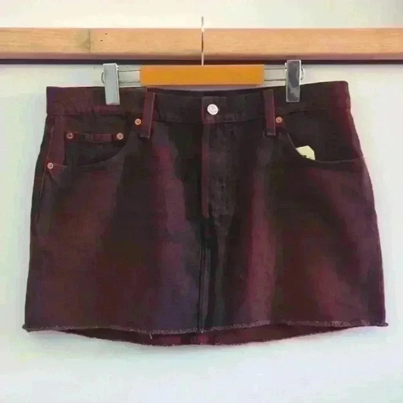 LEVI'S | Women's Cherry Cordial  Mid-rise Cotton Jean Mini Skirt - Picture 5 of 8
